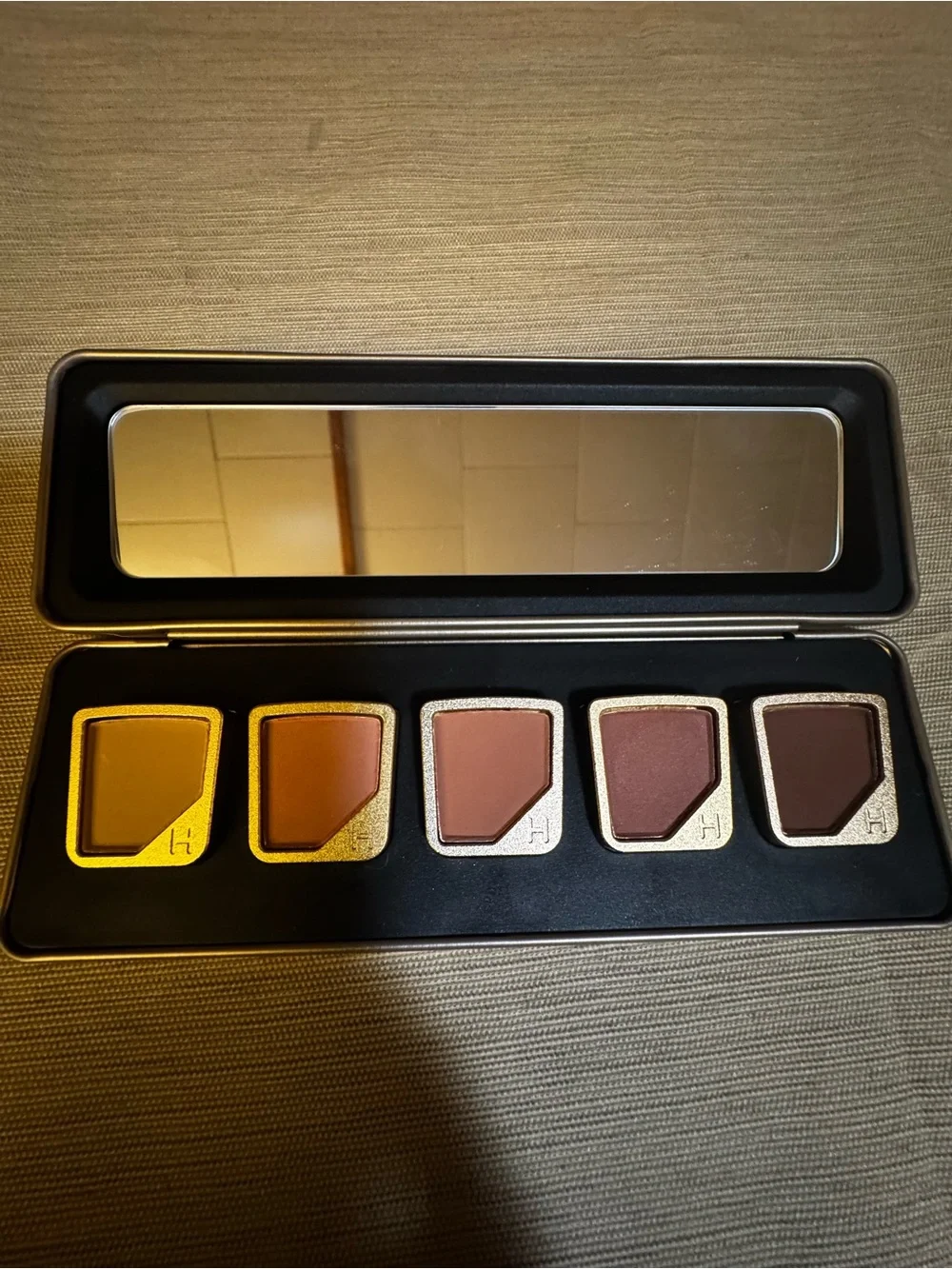 🆕✅HOURGLASS CURATED 5 Pan Palette comes with 5 shadows pictured